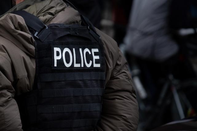 POLICE POLICE